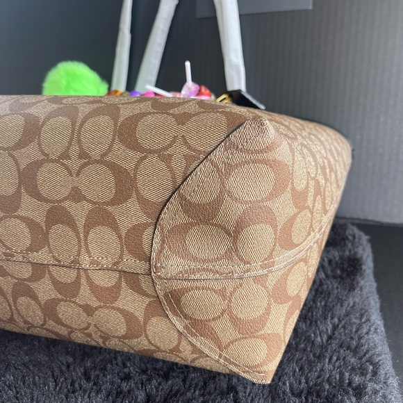 ❤️SOLD❤️Coach Halloween 2022 Tote Set. Limited Edition❤️ - Picture 13 of 16